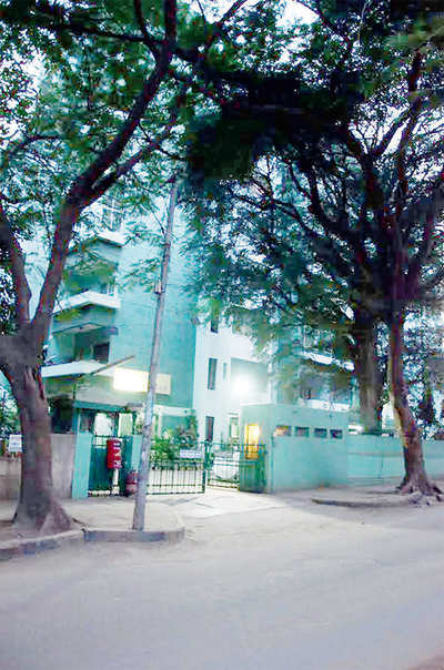 Samyukta Bharat Housing Co-operative Society | High Court stays asset sales by housing society
