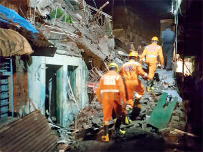 Bhiwandi building collapses, 1 dead