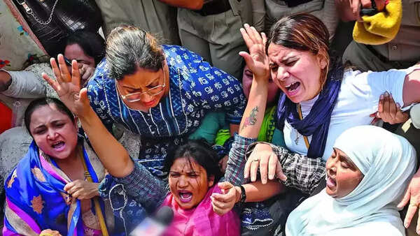 When Delhi streets turned into AAP-BJP battleground