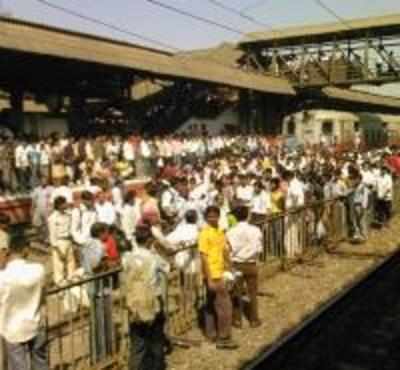 Rail roko staged in Borivali