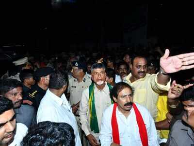 TDP chief Chandrababu Naidu and top party leaders detained, padayatra for Amaravati stopped