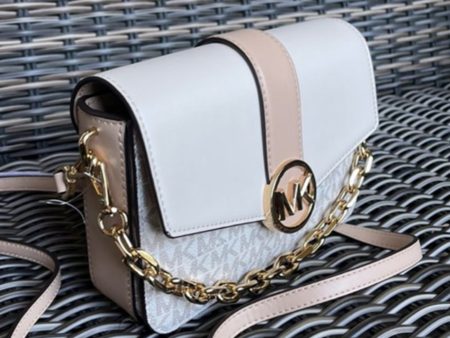 Michael Kors: 5 ways to spot fake Michael Kors display picture 3