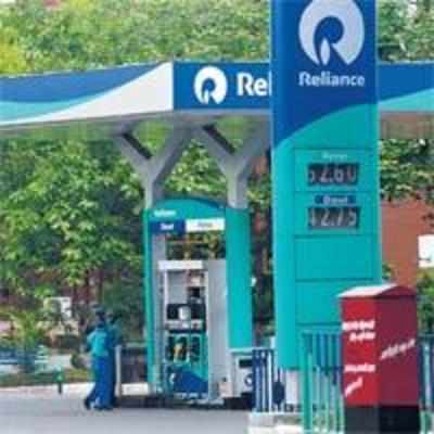Reliance to shut all petrol pumps