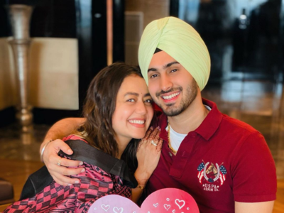 Neha Kakkar shares photos of Rohanpreet Singh's marriage proposal