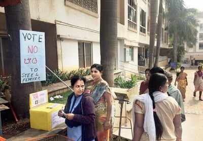 Clash of protests over steel flyover