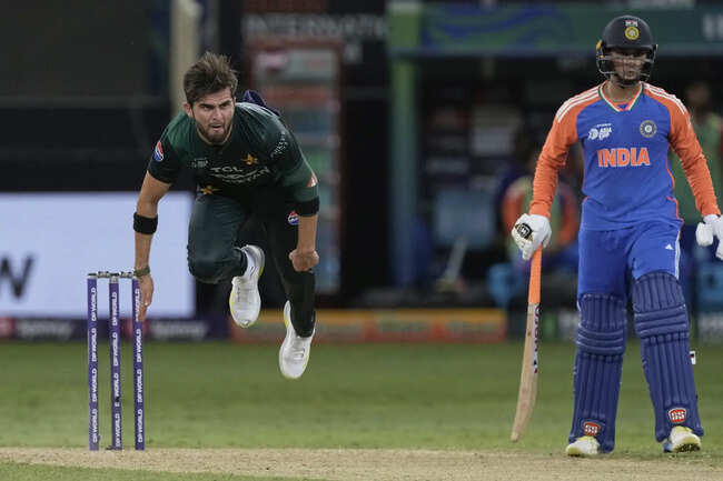 'Shaheen Afridi treated like a net-ball spinner': Sunil Gavaskar hails India's new match-winner