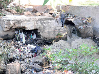 BWSSB lets sewage pipe into open drain at Saptagiri Layout