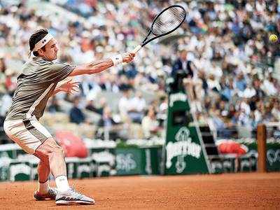 Roger Federer marks his return to Roland Garros, defeats Lorenzo Sonego