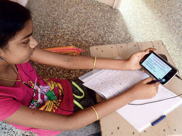 COVID-19 lockdown, summer vacations send children rushing to online classes