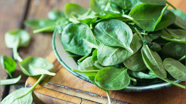 Spinach supports the production of hyaluronic acid