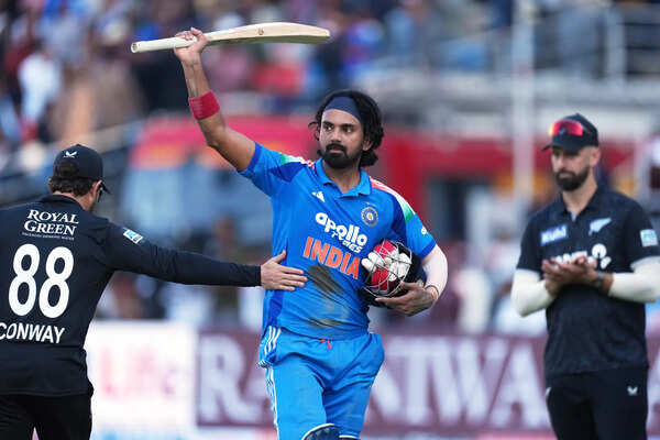 Ravi Shastri, Ian Smith hail KL Rahul's incredible hundred against New Zealand in 2nd ODI