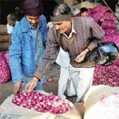 Onion prices will reduce after 2-3 weeks: Pawar