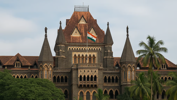 HC raps civic body for razing neta's home