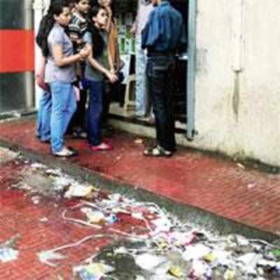 Shopkeepers blame customers for mess