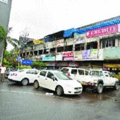 Rs 1L cash stolen from a car parked near Vashi bank