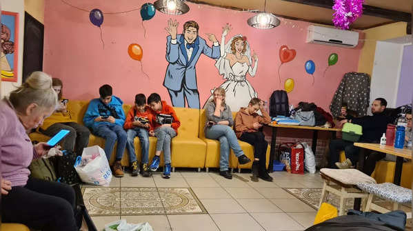 Barodian’s Kyiv restaurant turns into community kitchen, shelter