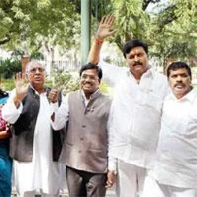 Telangana MPs meet PM, seek Centre's aid
