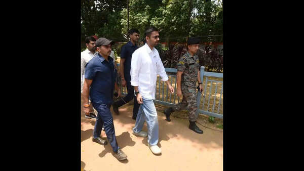 CM leads Bihar’s push to cut fuel use, walks to office