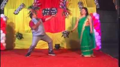 Madhya Pradesh professor dances to Govinda's tunes; video goes viral