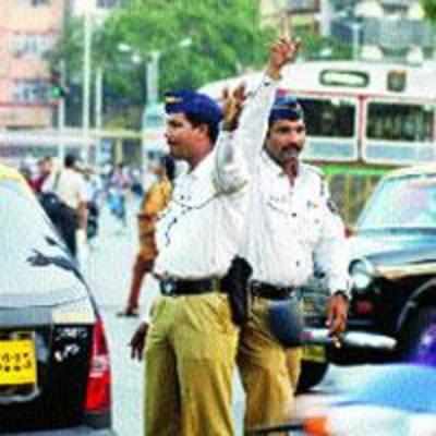 City traffic cops get lessons in tackling accident situations