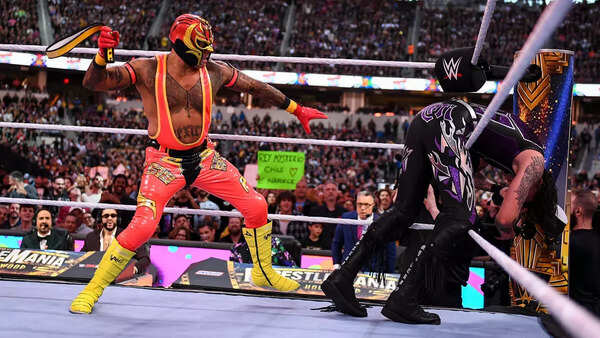 Rey Mysterio vs Dominik Mysterio: father-son feud on WWE RAW