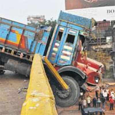 Close shave for Trucker driving on the edge