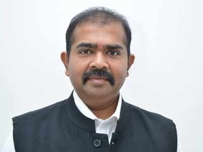 Former NCP legislator Narendra Patil joins Shiv Sena