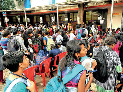 Are pass-holders given the pass in BMTC buses?