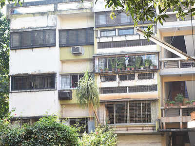 Woman, daughter commit suicide in Vile Parle flat