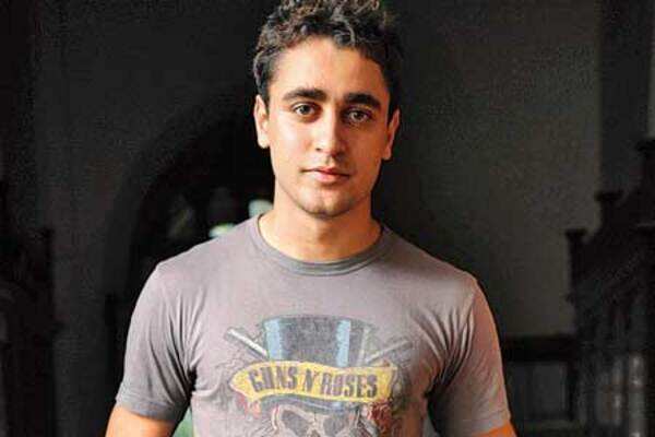Imran Khan undergoes surgery