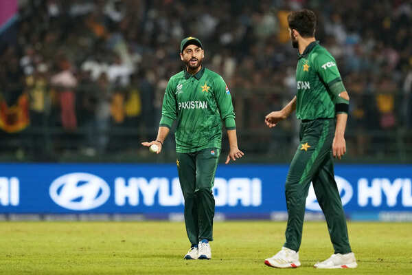 ‘Will you steal ICC trophies now?’ Kamran Akmal blasts Pakistan after ODI series loss to Bangladesh