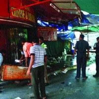 Illegal vendors outside Vashi railway station evacuated