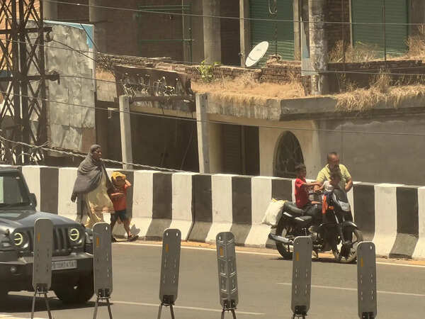 Empty streets in Ludhiana as day temperature exceeds 42°C.
