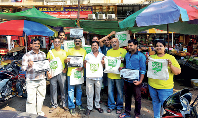 Residents, hawkers unite to ban plastic bags in Kandivali from November 1