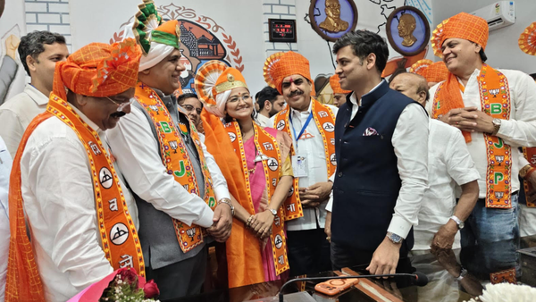 Old rivals unite again as Shiv Sena–BJP form power alliance in Ulhasnagar