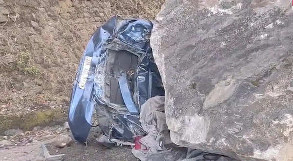 Falling boulder crushes car in Nainital, 25 families evacuated