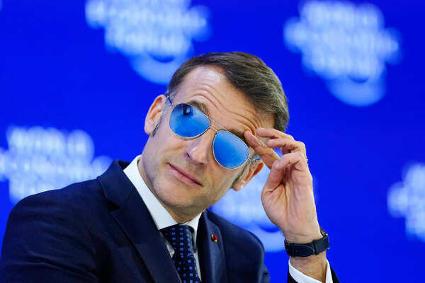 France to ban social media for under-15s? Macron aims for Australia-like law by September