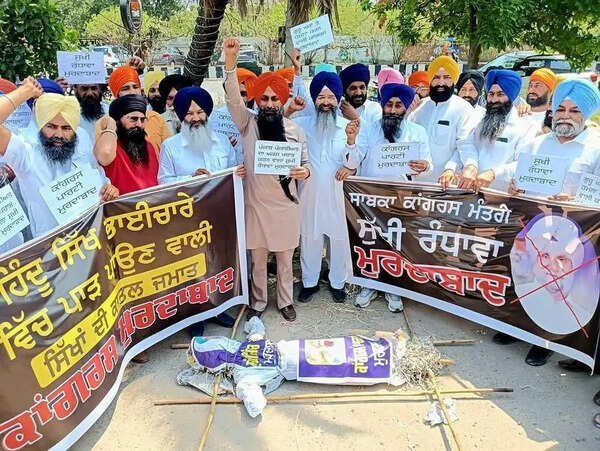 Amritpal supporters stage stir against Randhawa