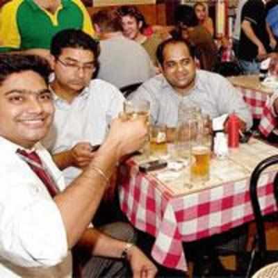 Cheap travel, beer put Mumbai on the map for single men