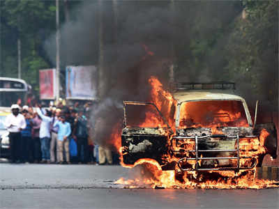 Taxi catches fire outside CST; no one hurt