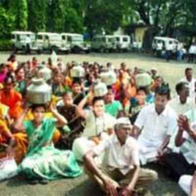 Villagers stage 'Handa morcha,' demand water supply at homes