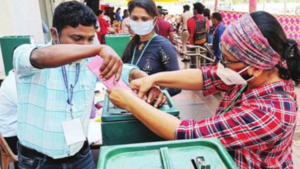 Goa polls: Anti-incumbency fight for BJP; Congress battles division of votes