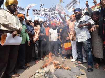 Hyderabad: Muslims join Sikhs to protest against Gurdwara Nankana Sahib attack in Pakistan