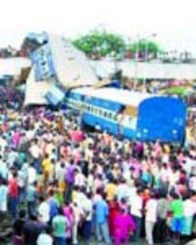 Sixty dead, 150 hurt in train crash in W Bengal