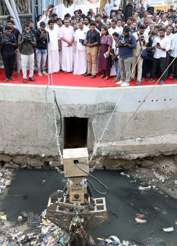 G-Spider Project shelved as corp reverts to manual canal cleaning; Corp proposes concrete slabs to cover canal