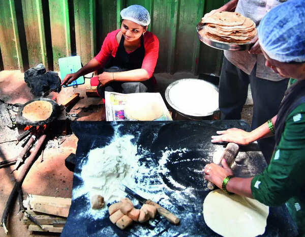 LPG shortage disrupts Bengaluru kitchens