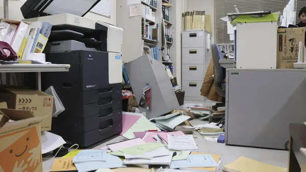 Japan lifts advisory a week after 7.7-magnitude quake