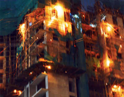 Building in Lower Parel catches fire