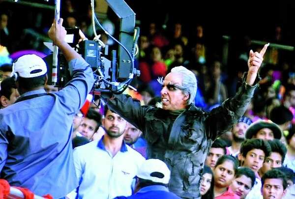 Holy crow! is that Akshay?!
