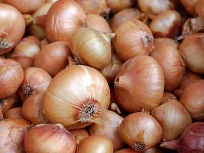 Maharashtra: Onion prices surge in Nashik's Lasalgaon mandi